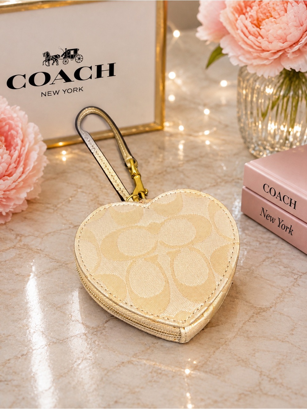 COACH Vintage Y2K Daisy Applique Heart Coin Purse with Key Ring and Wrist Strap - Picture 5 of 7